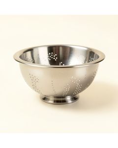 Oneida Stainless Steel 5 Qt . Colander (synthetic illustration; no displayed measurements)