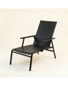 Oak Arc Outdoor Lounge Chair - Black (synthetic illustration; no displayed measurements)