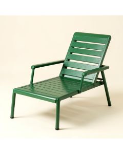 Spruce Bluff Outdoor Lounge Chair - Green (synthetic illustration; no displayed measurements)