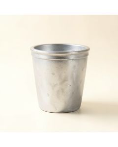 Classic Resin Pot Planter (synthetic illustration; no displayed measurements)