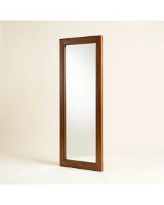 Juanes Full Length Mirror (synthetic illustration; no displayed measurements)