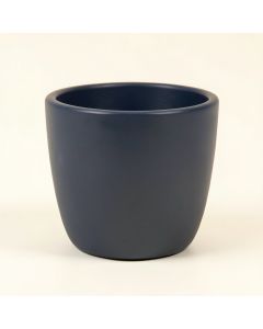 Uve Resin Pot Planter (synthetic illustration; no displayed measurements)