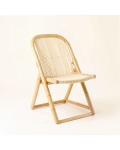 Meadow Bridge Folding Outdoor Chair - Ivory (synthetic illustration; no displayed measurements)