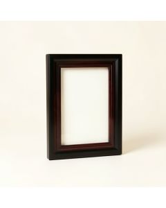Willams Picture Frame (synthetic illustration; no displayed measurements)